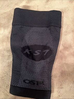 Performance Athletic Compression Knee Sleeve — Black/Grey